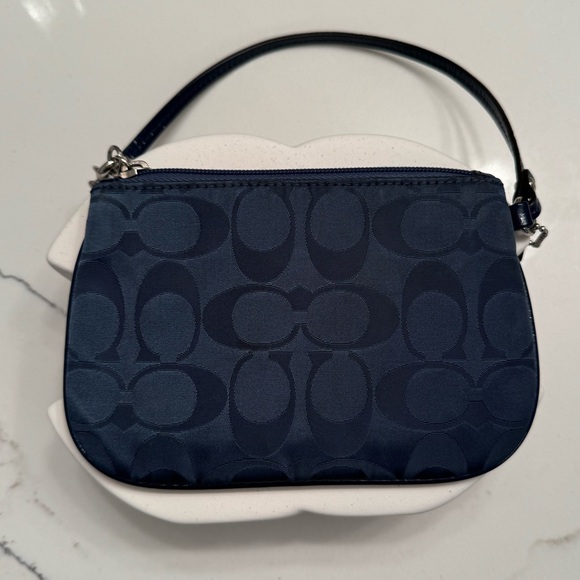 ❤️Coach Wristlet Canvas and Patent Leather - Picture 6 of 6